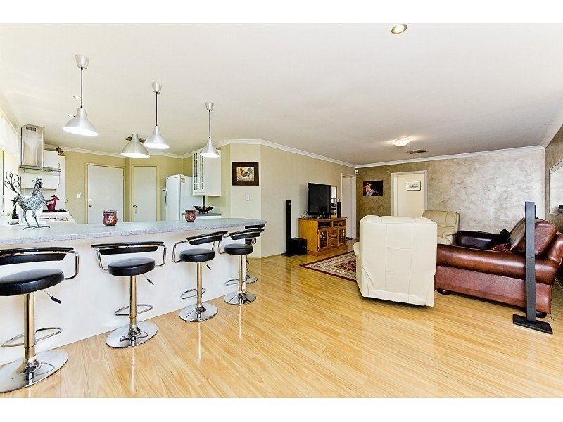 24 Elmhurst Drive, Clarkson WA 6030