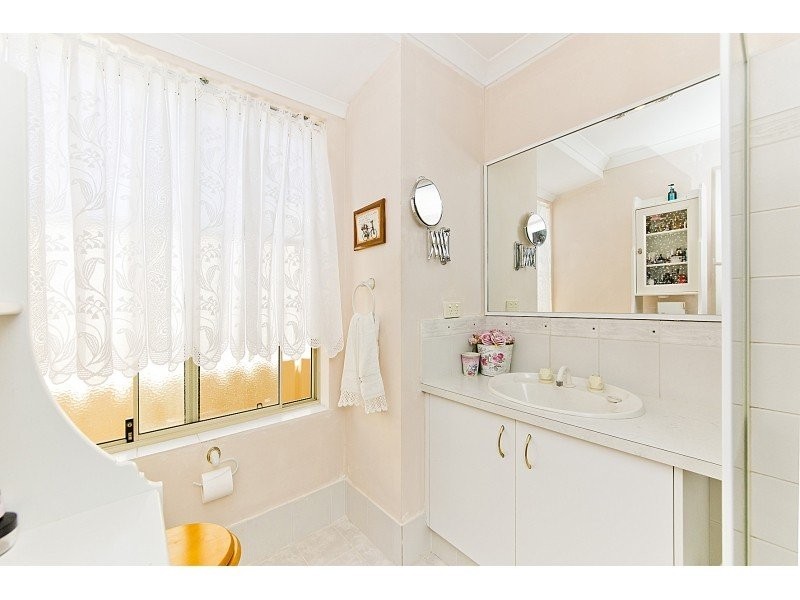 24 Elmhurst Drive, Clarkson WA 6030