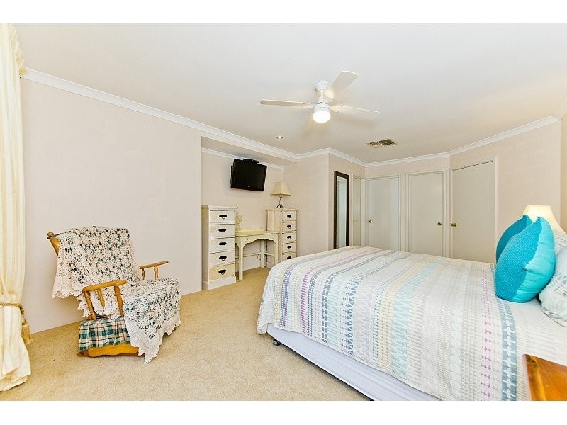 24 Elmhurst Drive, Clarkson WA 6030