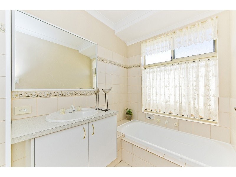 24 Elmhurst Drive, Clarkson WA 6030