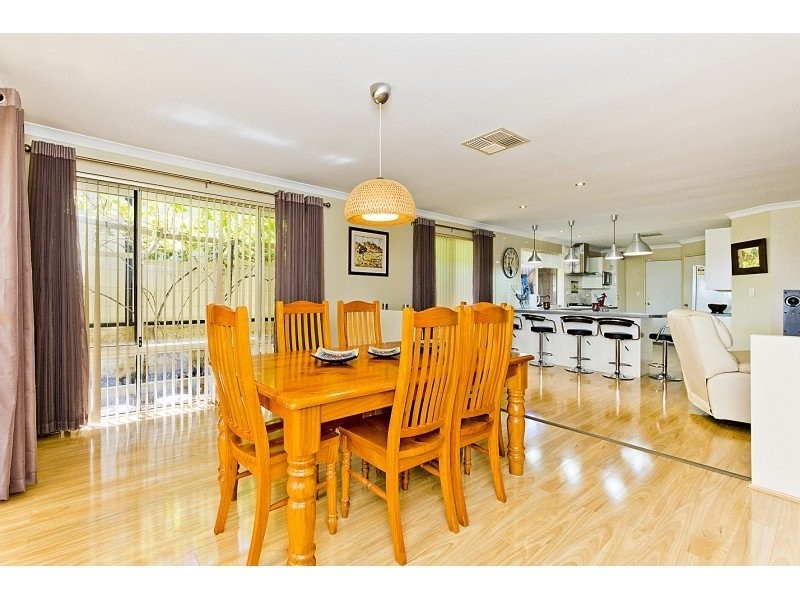 24 Elmhurst Drive, Clarkson WA 6030