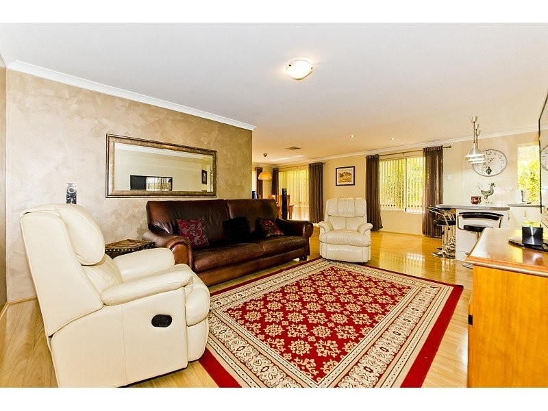 24 Elmhurst Drive, Clarkson WA 6030