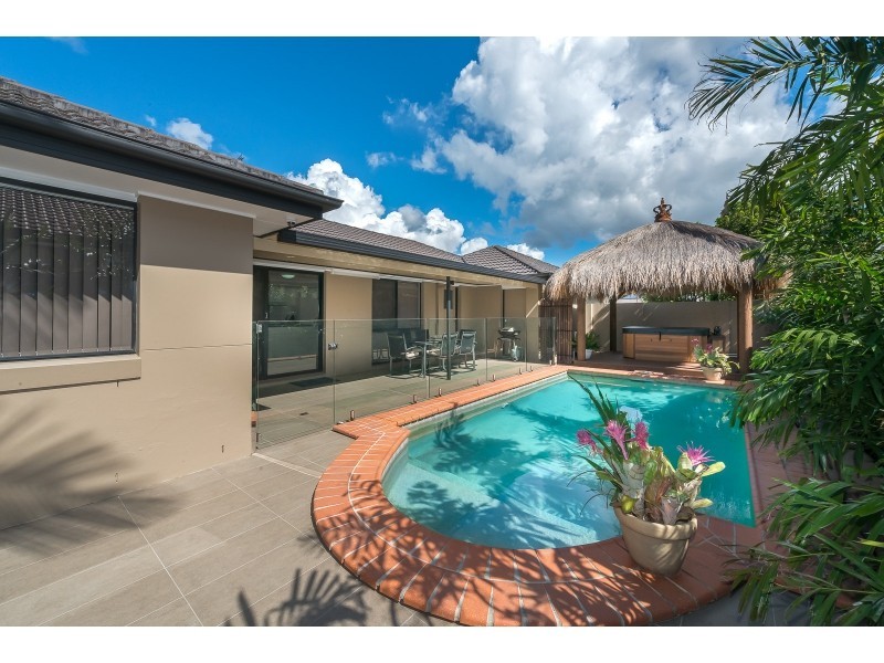1 Bristol Place, Arundel QLD 4214