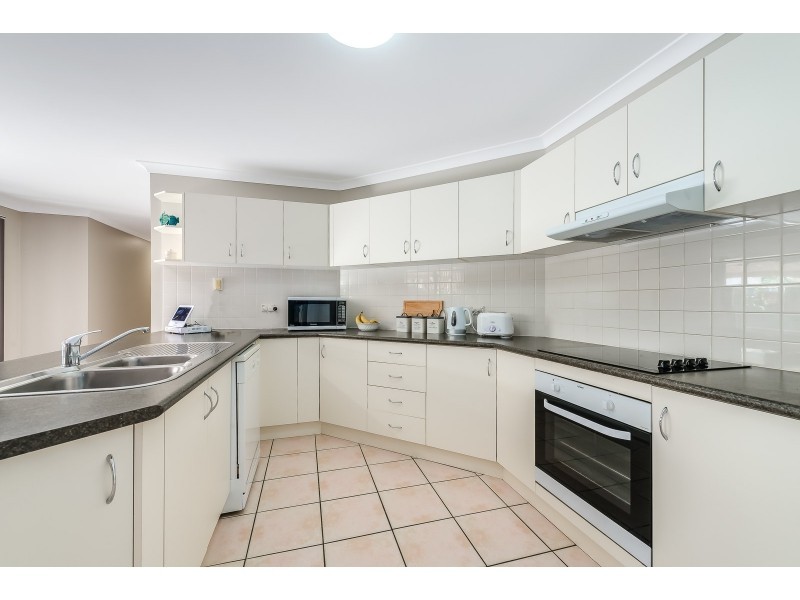1 Bristol Place, Arundel QLD 4214