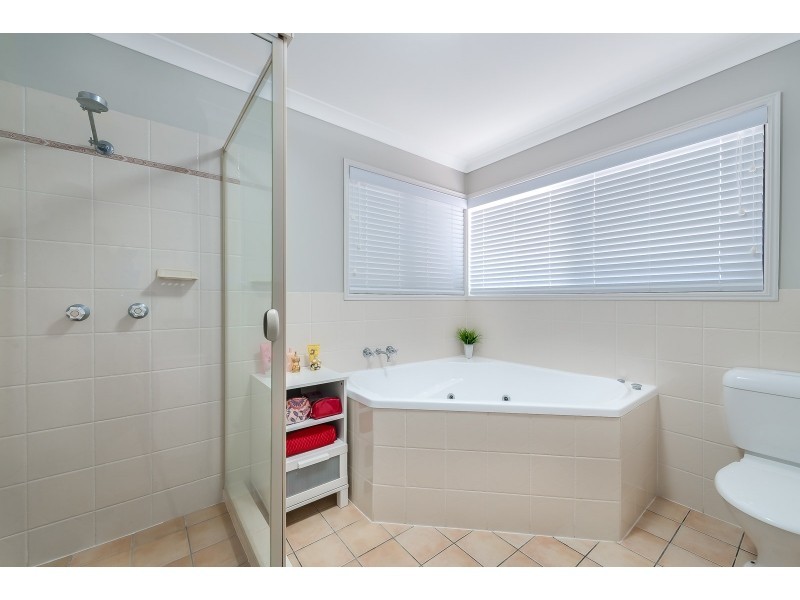 1 Bristol Place, Arundel QLD 4214