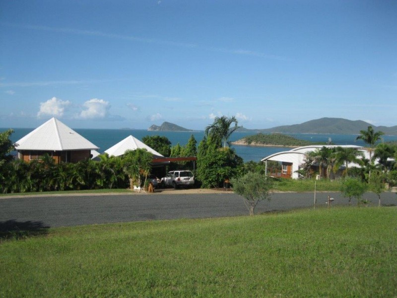 3 Blackcurrent Drive, Hideaway Bay QLD 4800