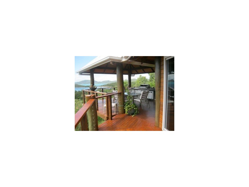 3 Blackcurrent Drive, Hideaway Bay QLD 4800
