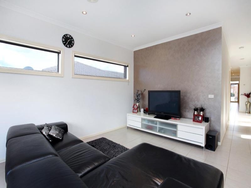 2/8 Lazor Street, Truganina VIC 3029