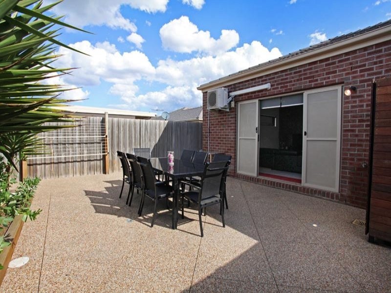 2/8 Lazor Street, Truganina VIC 3029