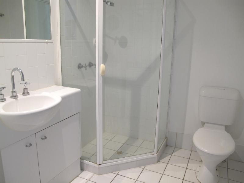 8/77 Sherwood Road, Toowong QLD 4066