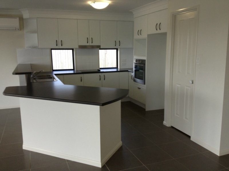 48 Lakebreeze drive, Loganholme QLD 4129