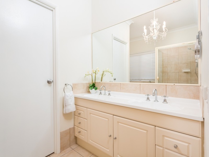 13 Nepean Court, Varsity Lakes QLD 4227