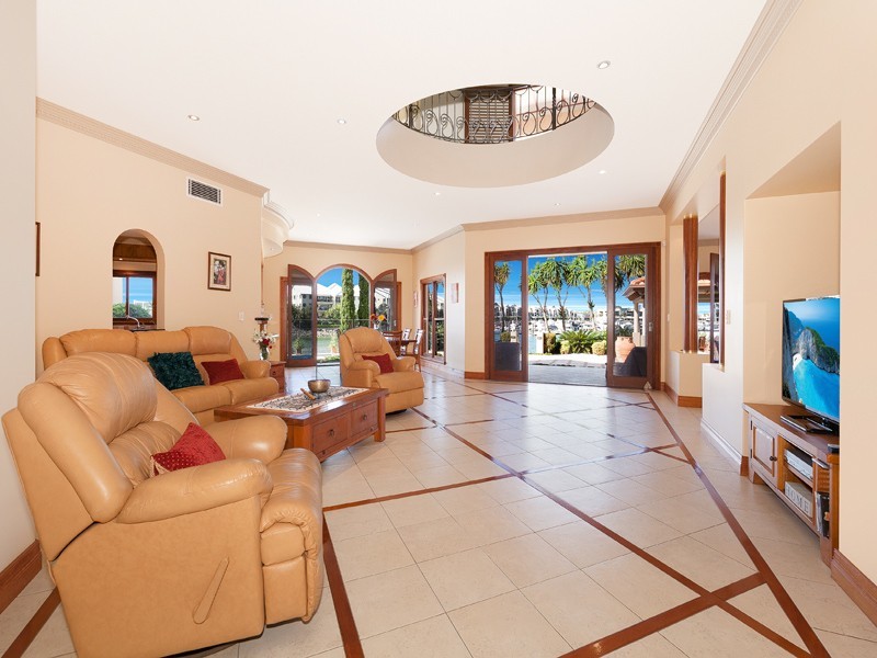 24 Cayman Crescent, Ormiston QLD 4160