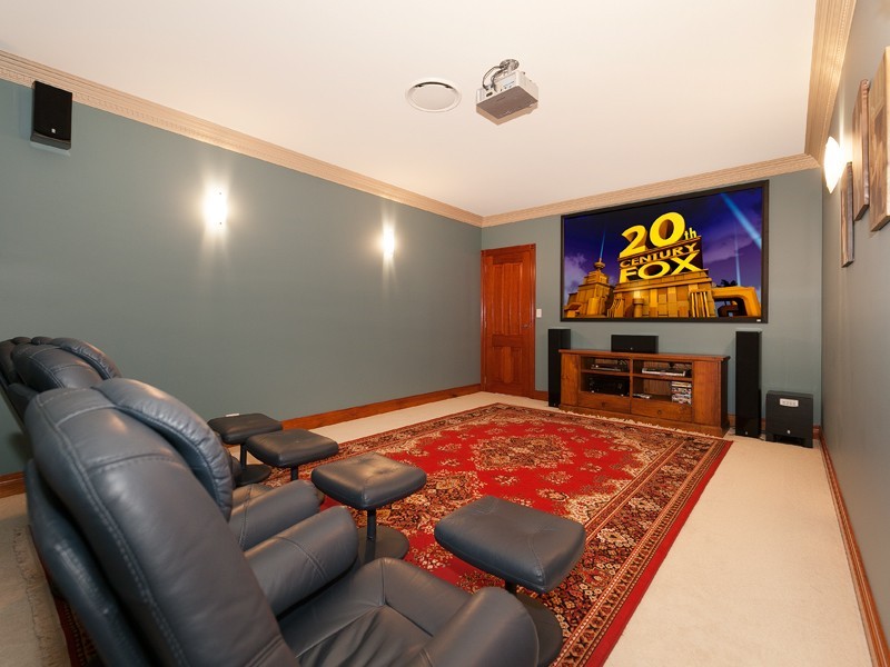 24 Cayman Crescent, Ormiston QLD 4160