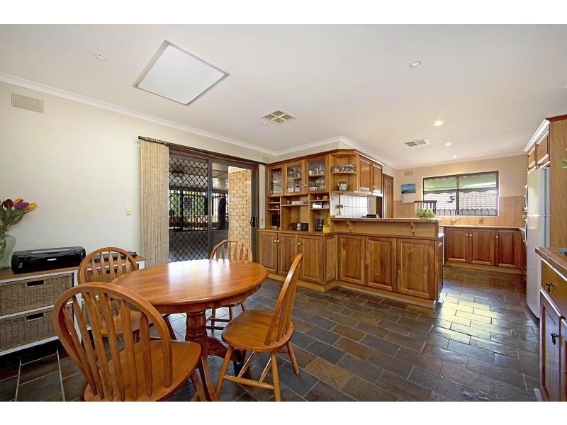 15 Flinders Avenue, Fairview Park SA 5126
