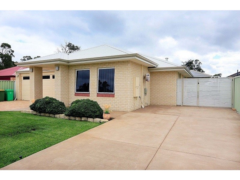 27 Claymore Loop, Dalyellup WA 6230