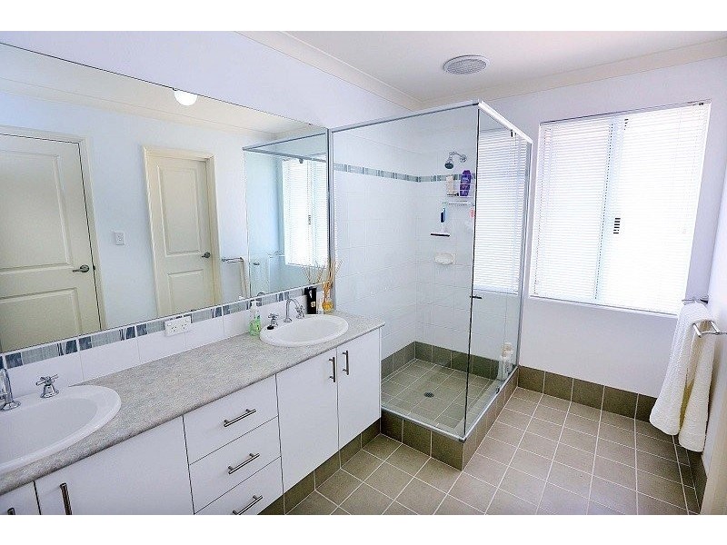 27 Claymore Loop, Dalyellup WA 6230