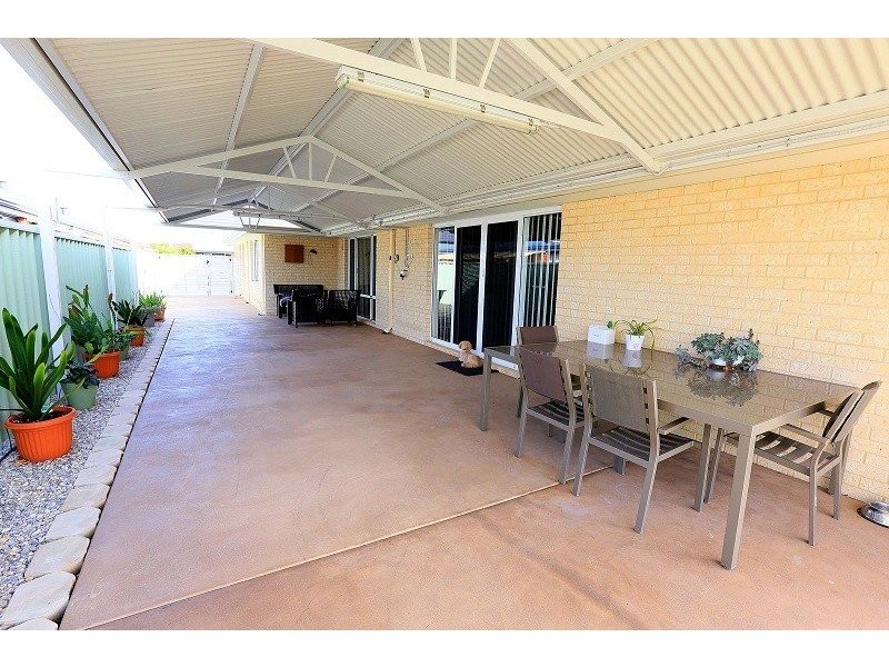 27 Claymore Loop, Dalyellup WA 6230