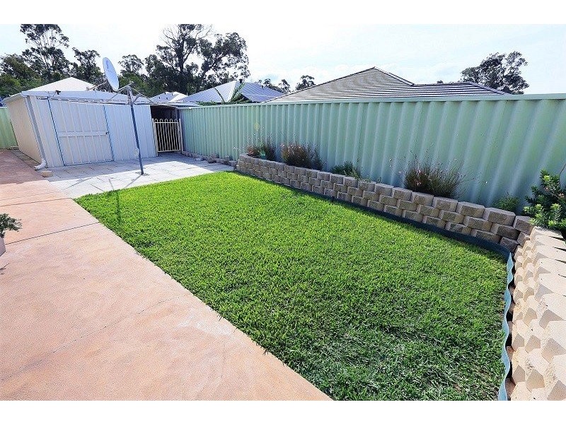 27 Claymore Loop, Dalyellup WA 6230