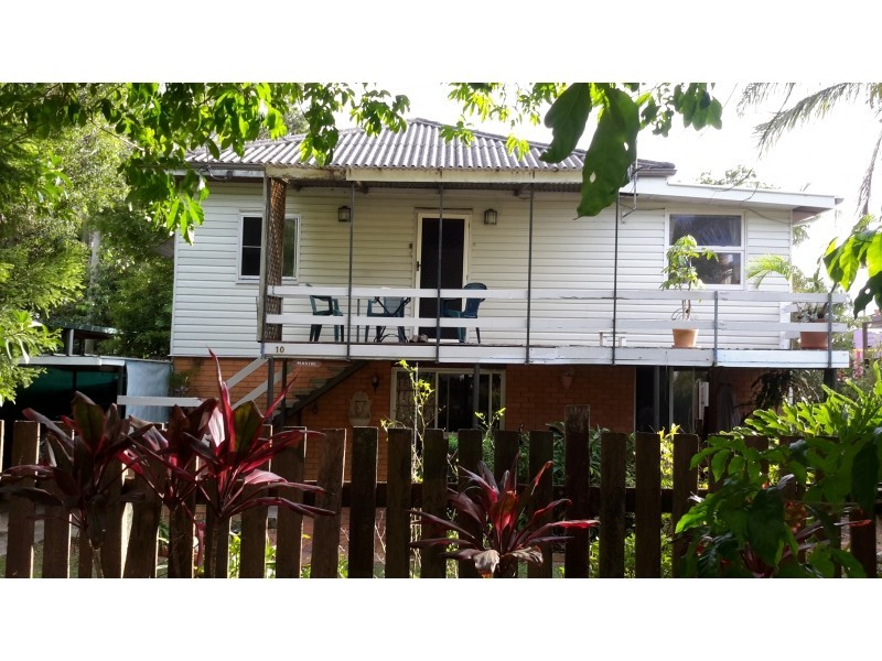 10 Fourteenth Avenue, Brighton QLD 4017