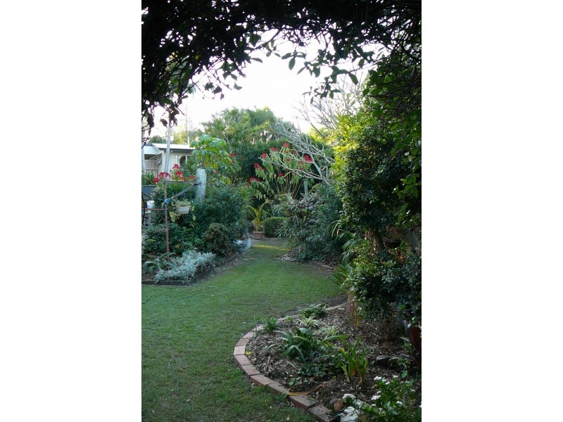 10 Fourteenth Avenue, Brighton QLD 4017