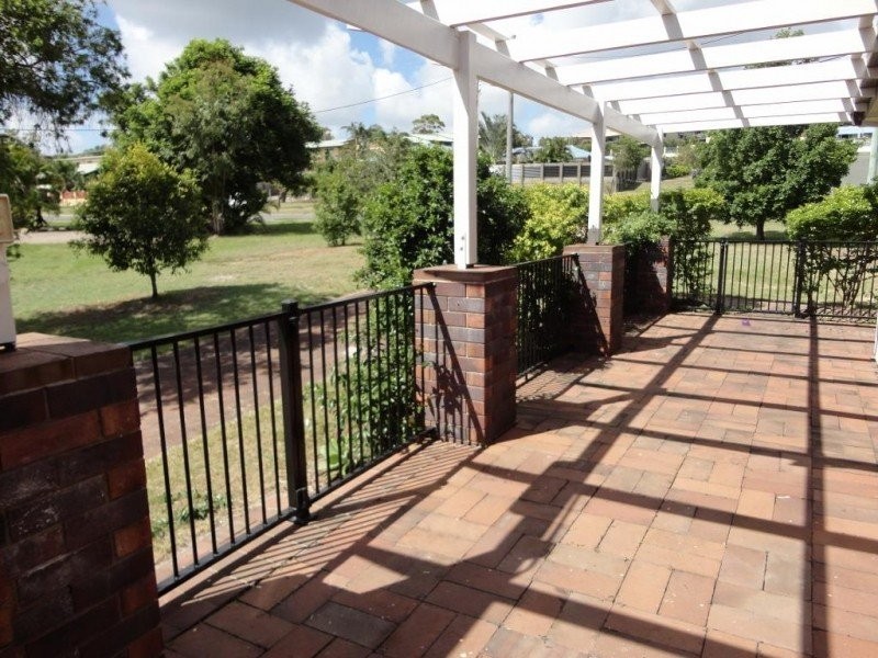 8 Carlo Road, Rainbow Beach QLD 4581