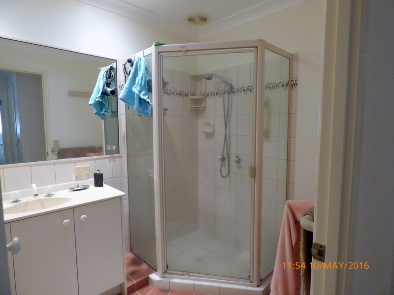 2/11 Teal Avenue, Paradise Point QLD 4216