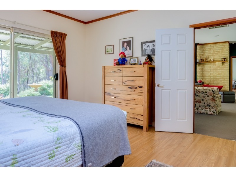 97 Barbarich Drive, Gidgegannup WA 6083