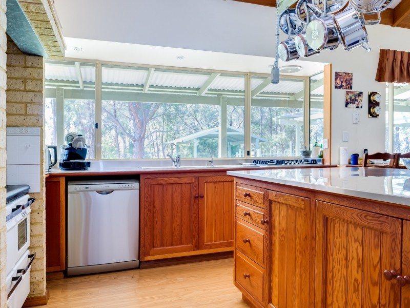 97 Barbarich Drive, Gidgegannup WA 6083