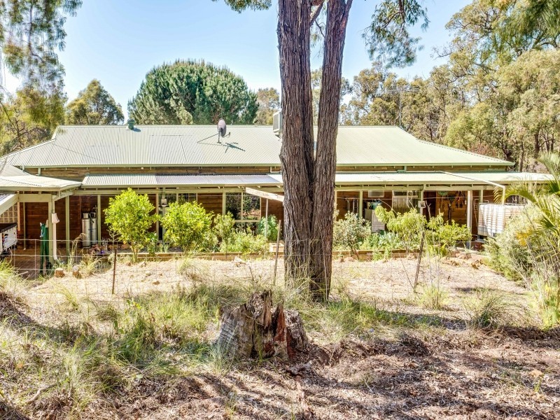 97 Barbarich Drive, Gidgegannup WA 6083