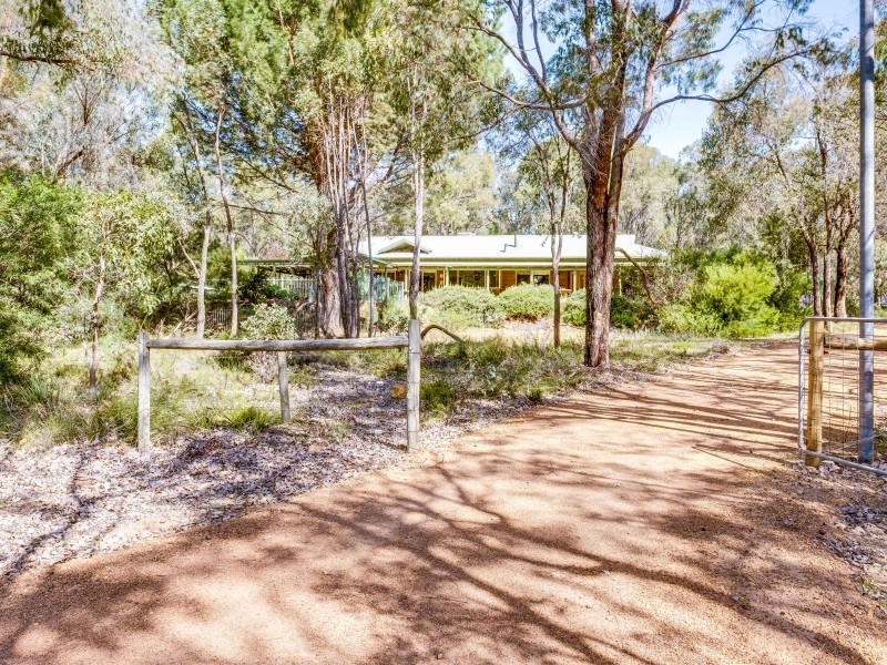 97 Barbarich Drive, Gidgegannup WA 6083