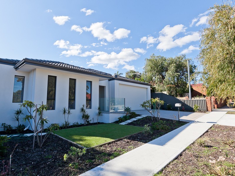 99A Cleopatra Street, Palmyra WA 6157