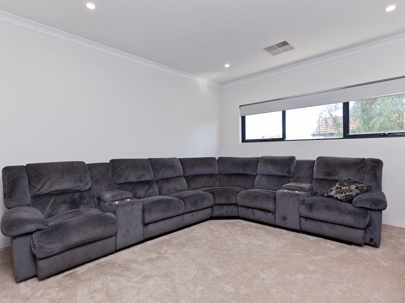 99A Cleopatra Street, Palmyra WA 6157