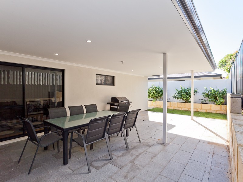 99A Cleopatra Street, Palmyra WA 6157