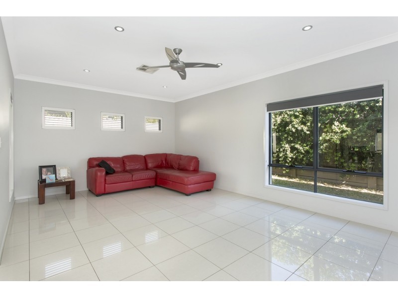 4 Freya Court, Newport QLD 4020