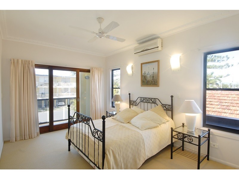 1/11 Surf Street, Mermaid Beach QLD 4218