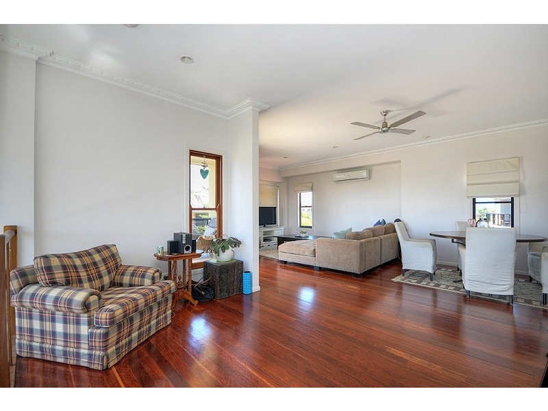 1/11 Surf Street, Mermaid Beach QLD 4218