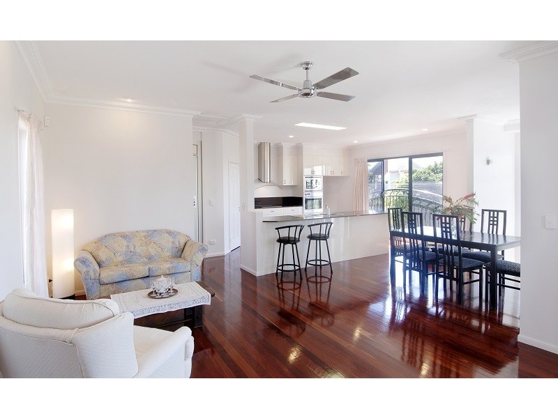 1/11 Surf Street, Mermaid Beach QLD 4218