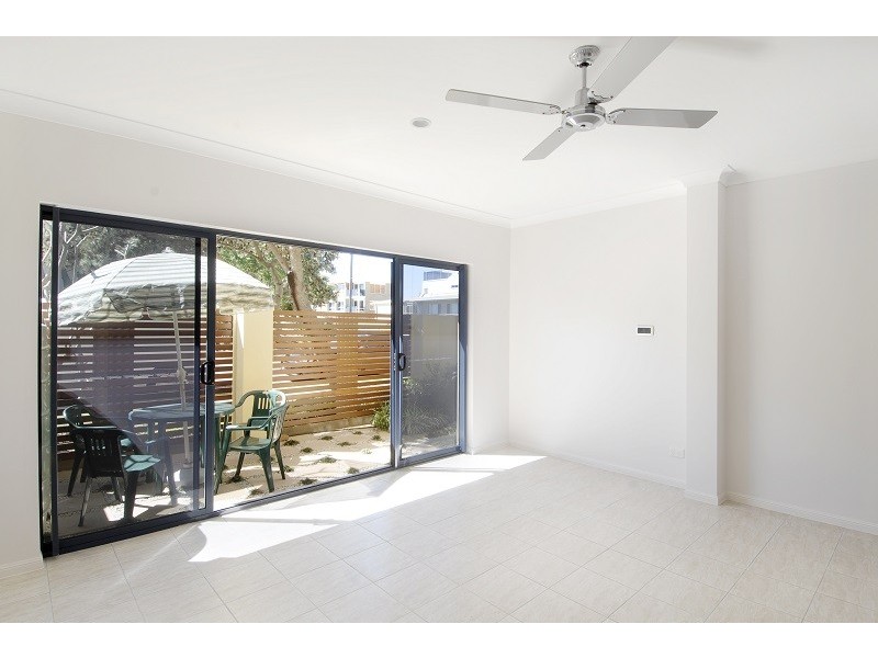 1/11 Surf Street, Mermaid Beach QLD 4218