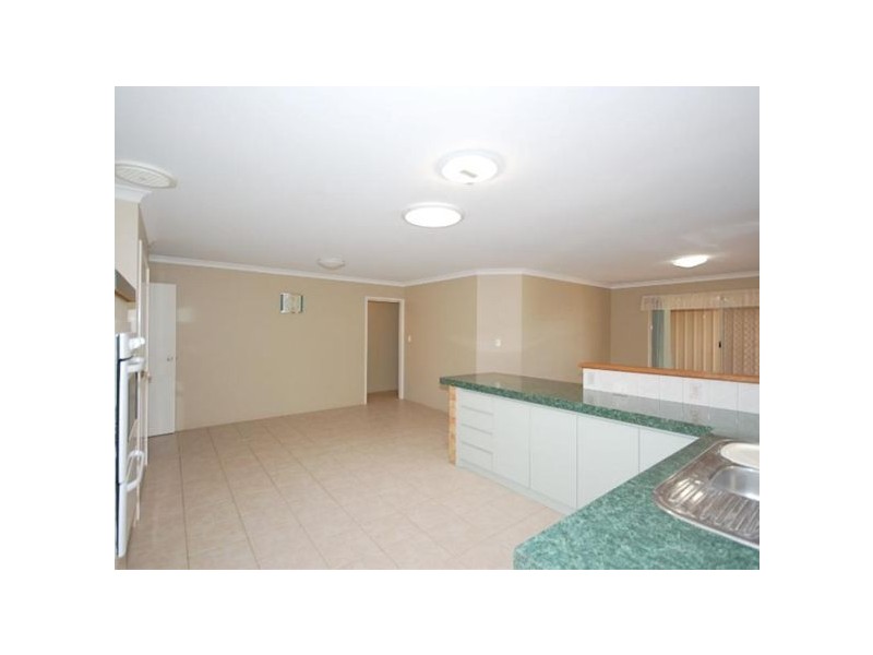 25 Valley Views Drive, Landsdale WA 6065