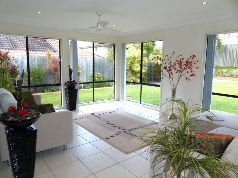 9 Watarrka Drive, Parkinson QLD 4115