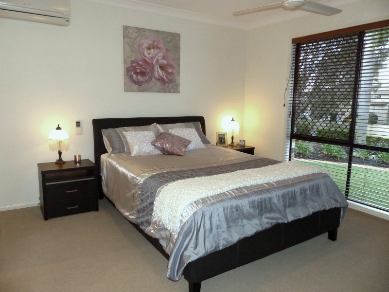 9 Watarrka Drive, Parkinson QLD 4115