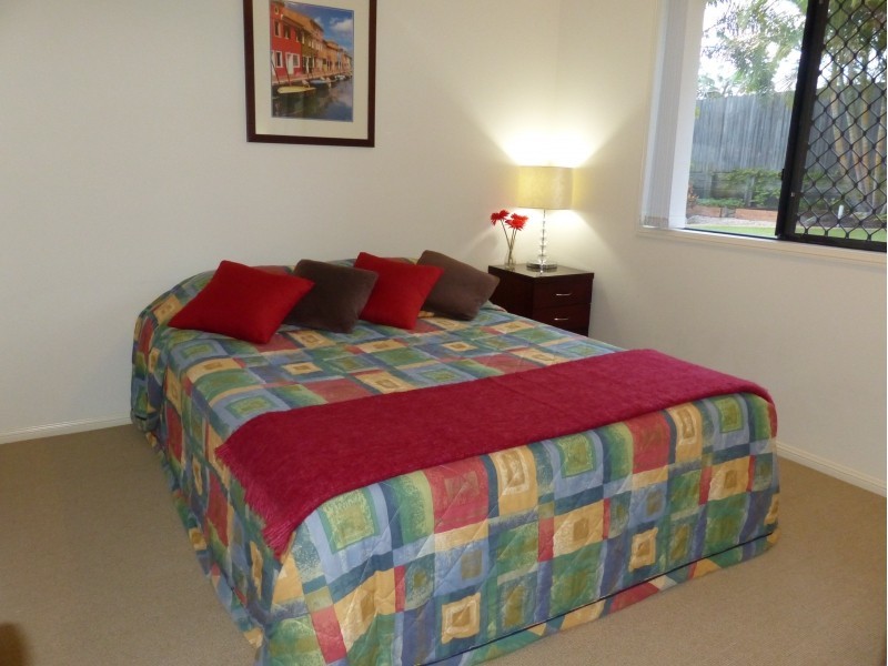 9 Watarrka Drive, Parkinson QLD 4115