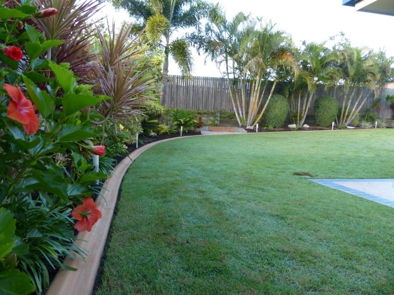 9 Watarrka Drive, Parkinson QLD 4115