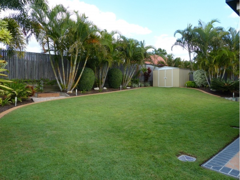 9 Watarrka Drive, Parkinson QLD 4115