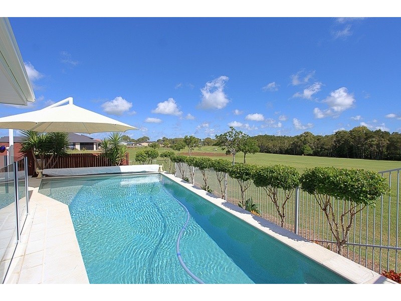 38 Bisdee Street, Coral Cove QLD 4670