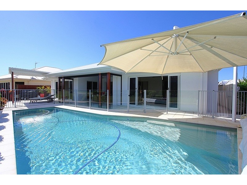 38 Bisdee Street, Coral Cove QLD 4670
