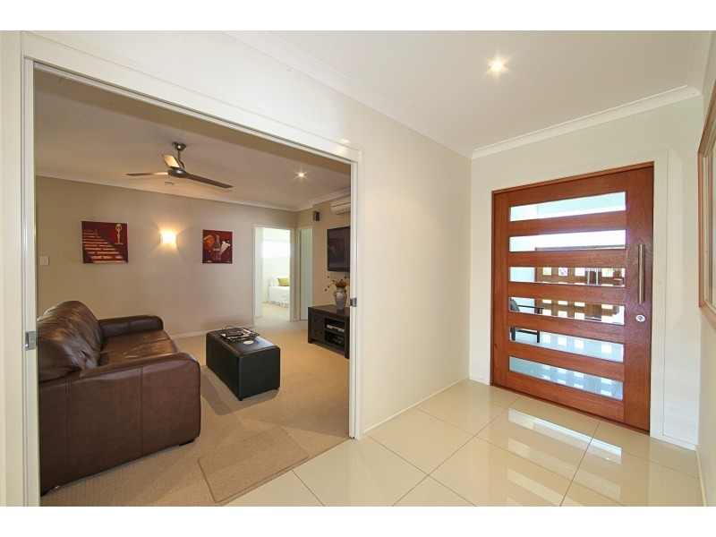 38 Bisdee Street, Coral Cove QLD 4670