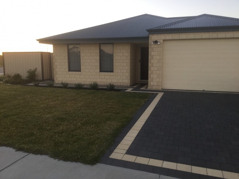 1A Vaughan Vista, Lange WA 6330