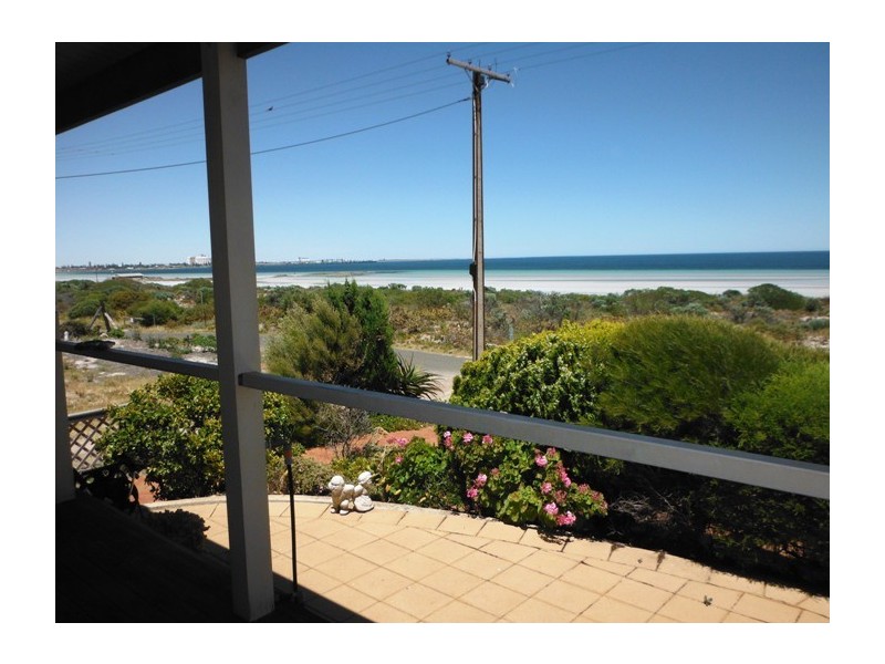 5 Esplanade, North Beach SA 5556